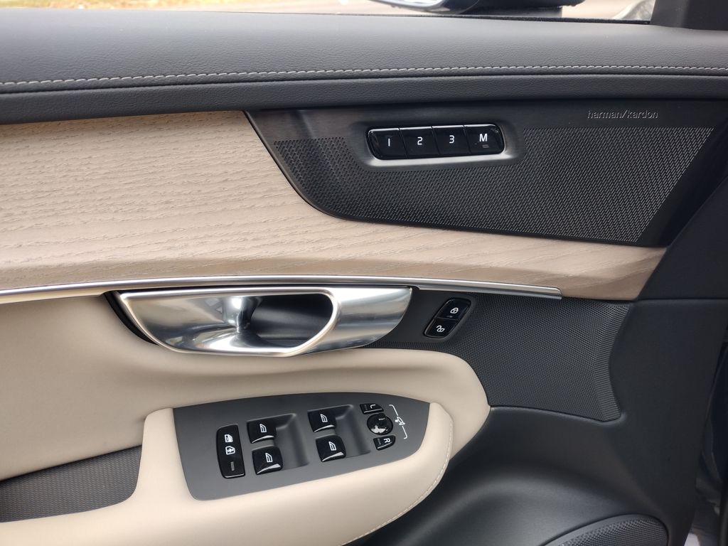 2026 VOLVO XC90 - Image 10