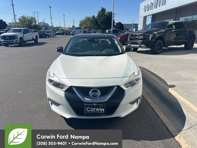 2017 Nissan Maxima Platinum photo 2