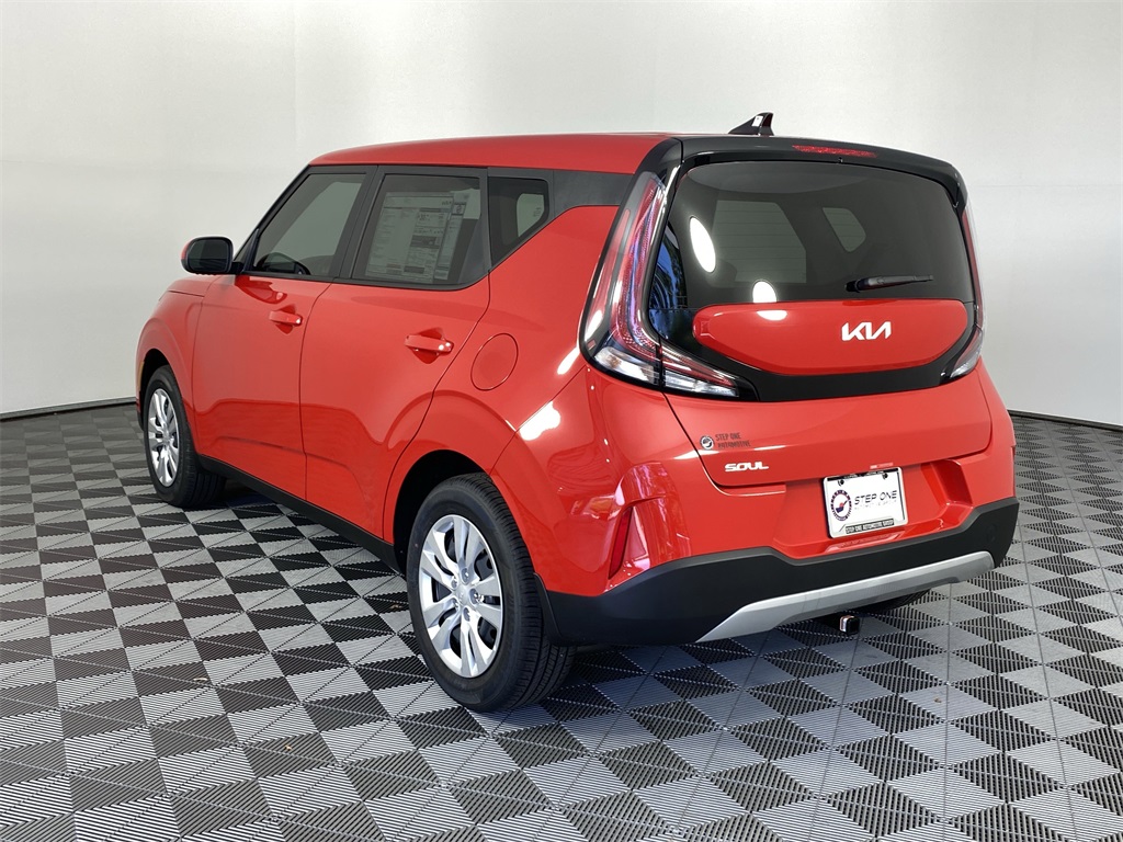 2025 Kia Soul LX photo 3