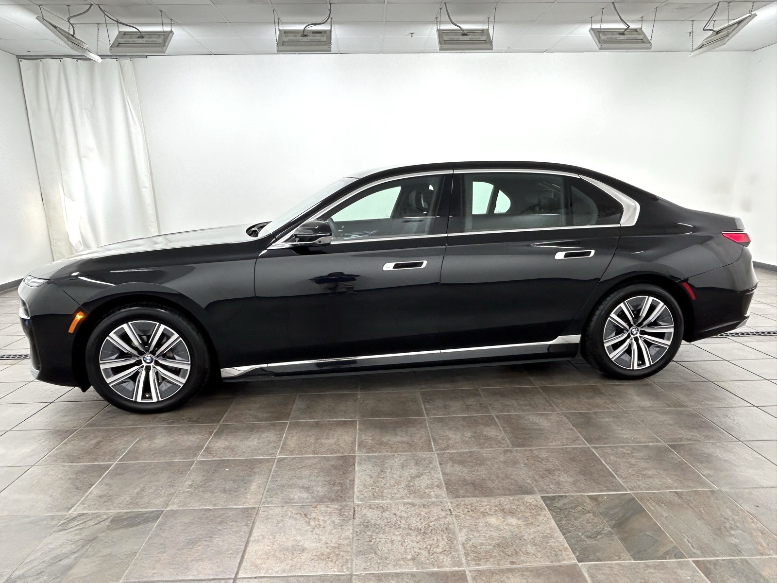 Used 2024 BMW i7 Base with VIN WBY43EJ0XRCR82666 for sale in Elmhurst, IL