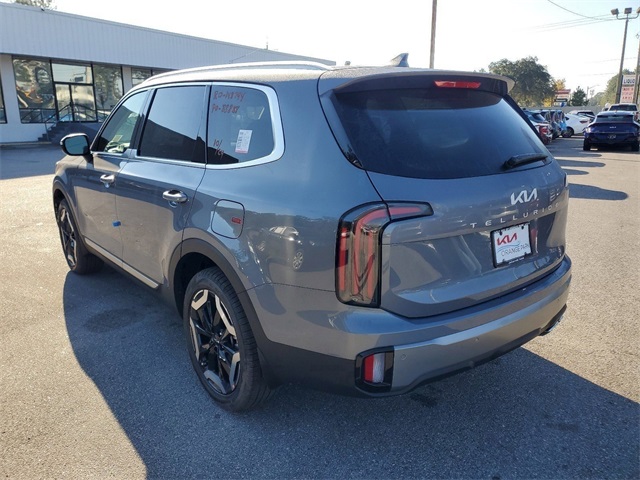 2025 Kia Telluride EX photo 4