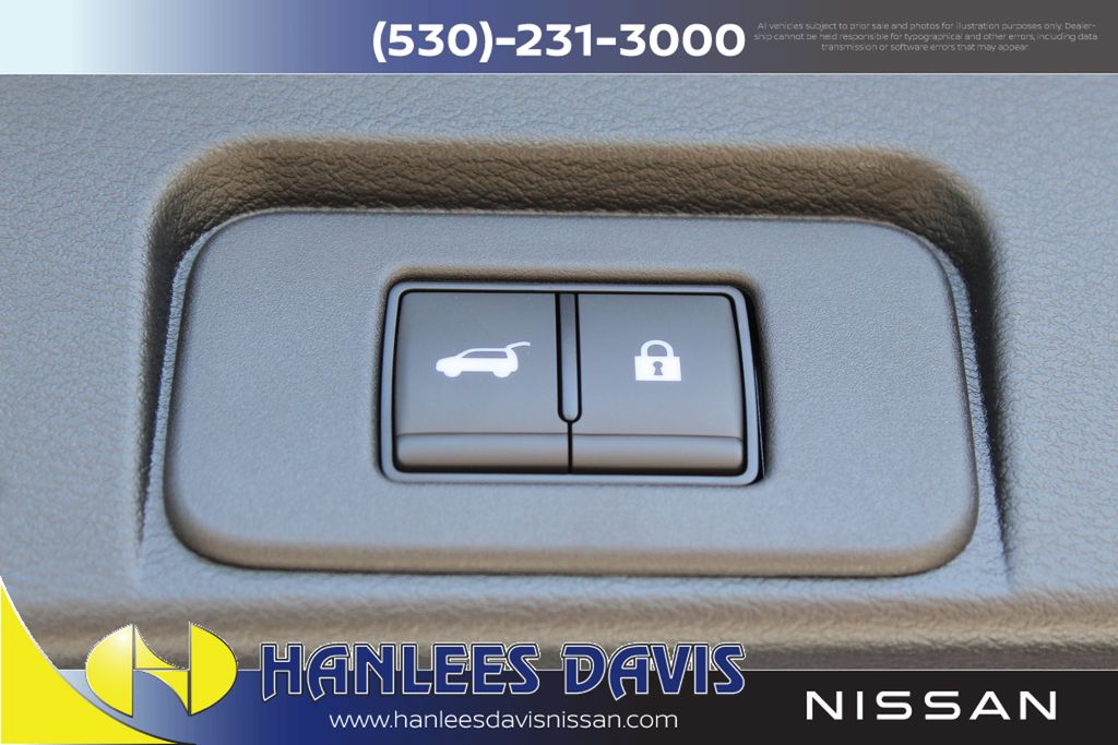 2025 Nissan Rogue SL photo 3