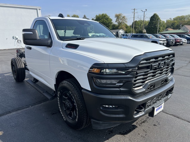 PRE-OWNED 2025 RAM 3500 TRADESMAN's photo