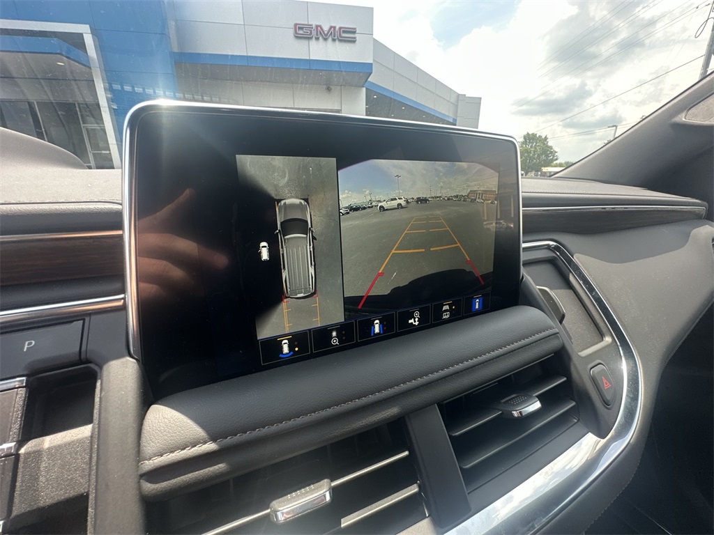 2024 Chevrolet Suburban High Country photo 16