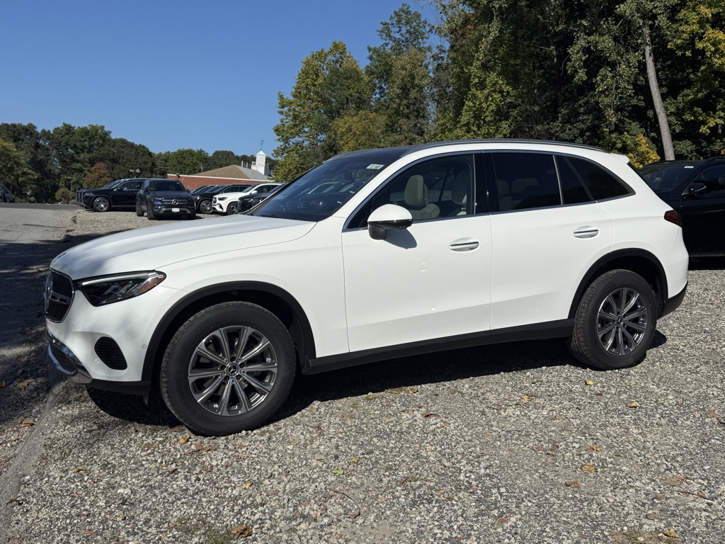 2026 Mercedes Benz GLC 300 4MATIC photo 4