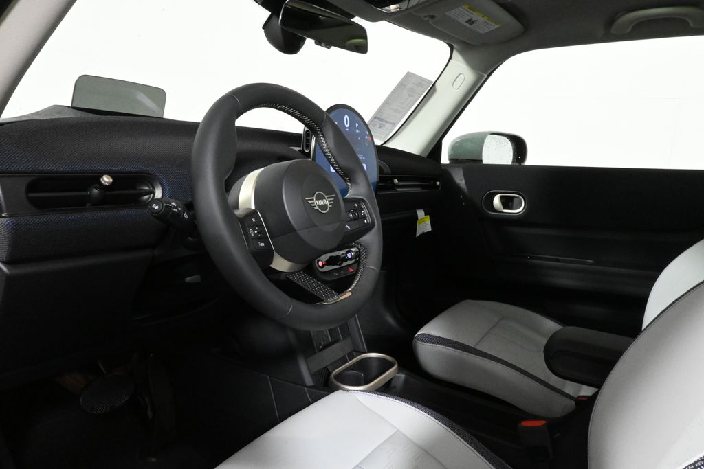 2025 Mini Cooper Hardtop 2 Door Signature photo 13