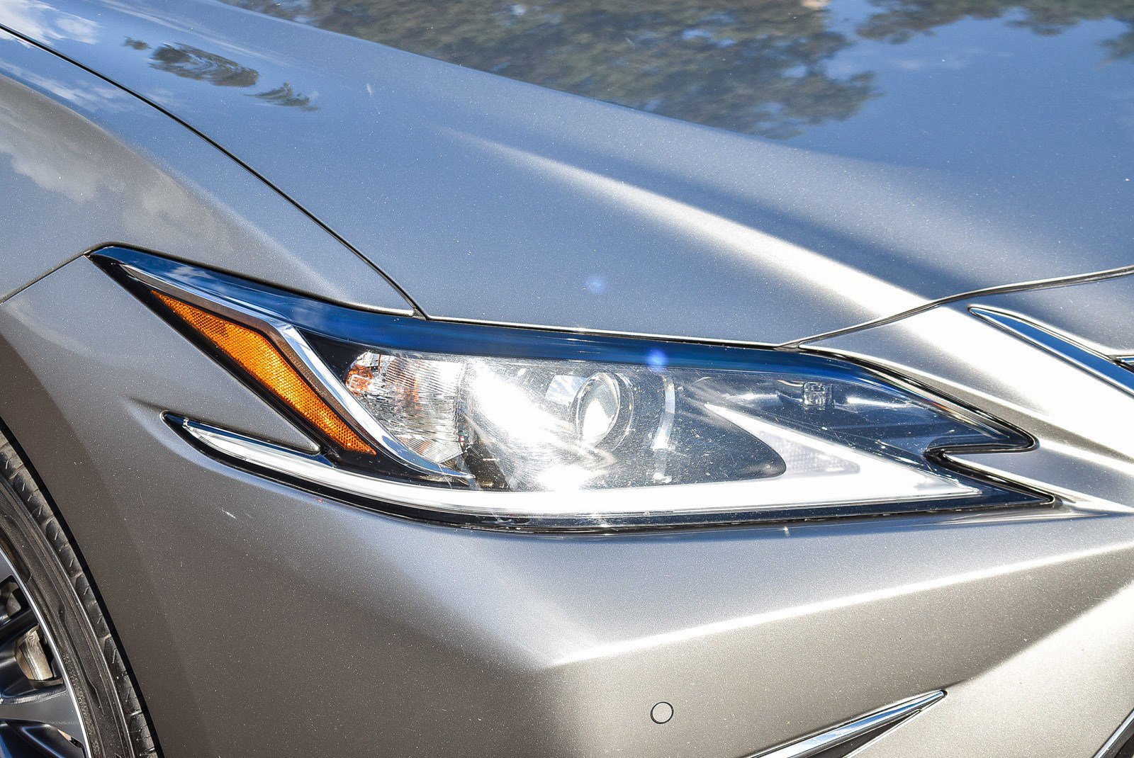 2019 Lexus ES 350 photo 4