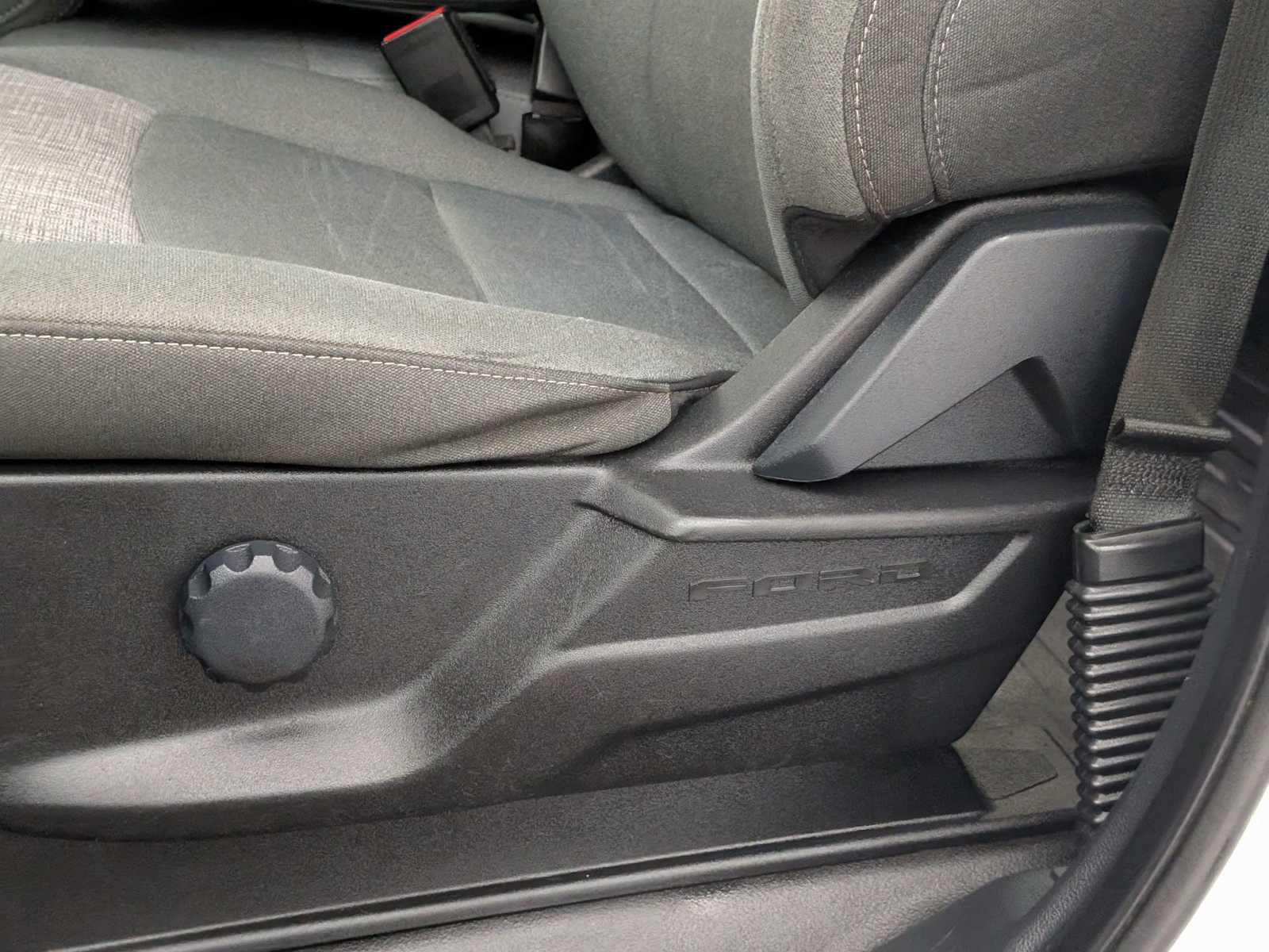 2021 Ford F-150 XL photo 16