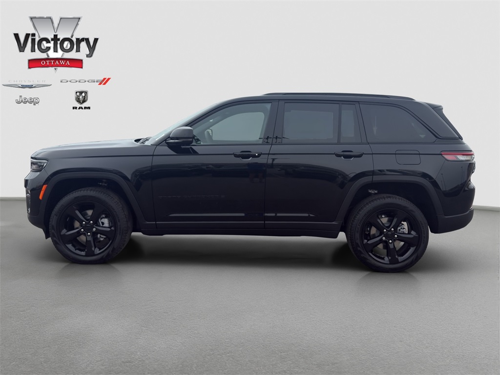 2025 Jeep Grand Cherokee Limited photo 3