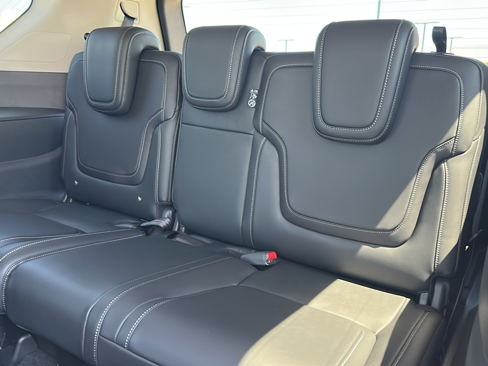 2025 Nissan Armada SV photo 8