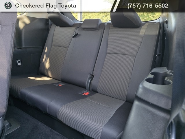 2022 Toyota Highlander LE photo 21