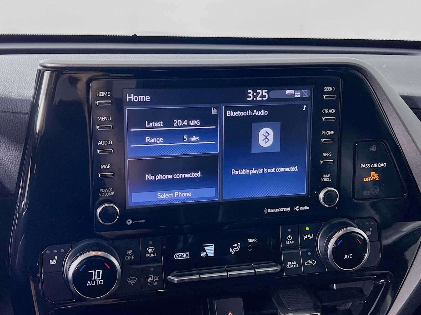 2022 Toyota Highlander XLE photo 12