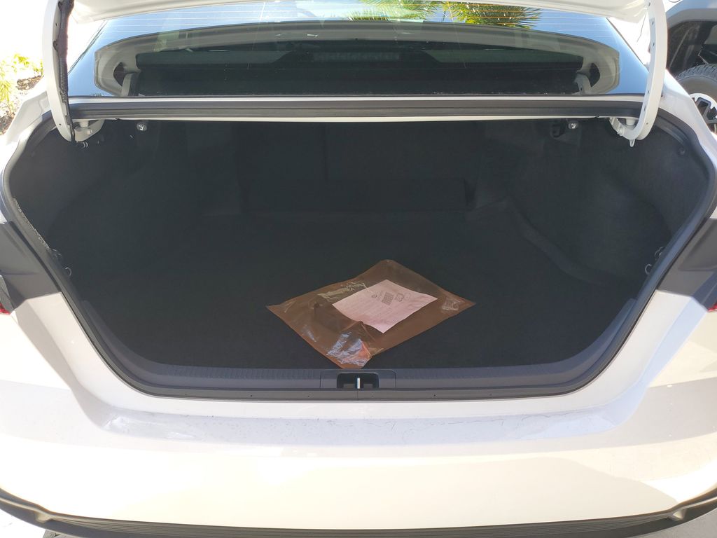 2025 Toyota Camry SE photo 14