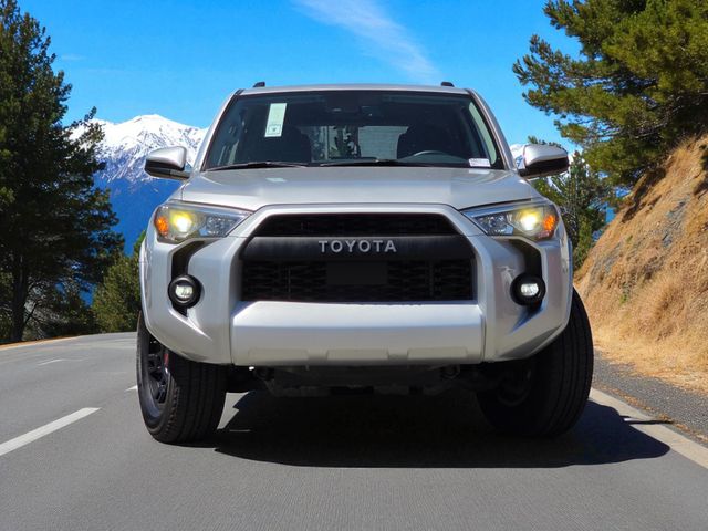2023 Toyota 4Runner SR5 photo 3