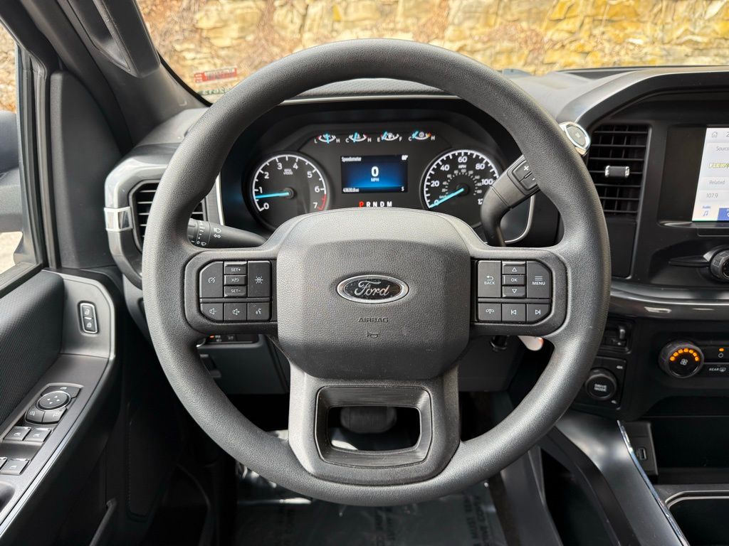 2022 Ford F-150 XL photo 11