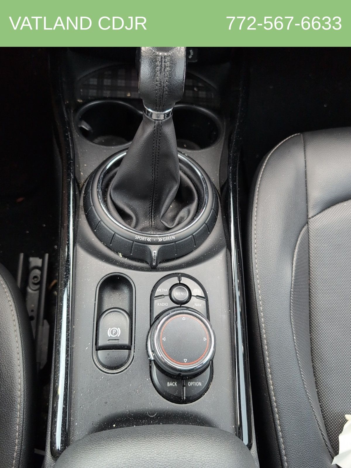 2016 Mini Clubman Base photo 26