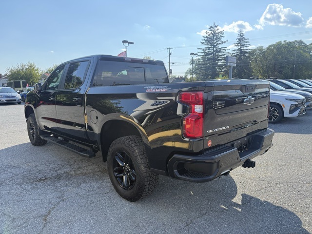 2024 Chevrolet Silverado 1500 LT Trail Boss photo 3