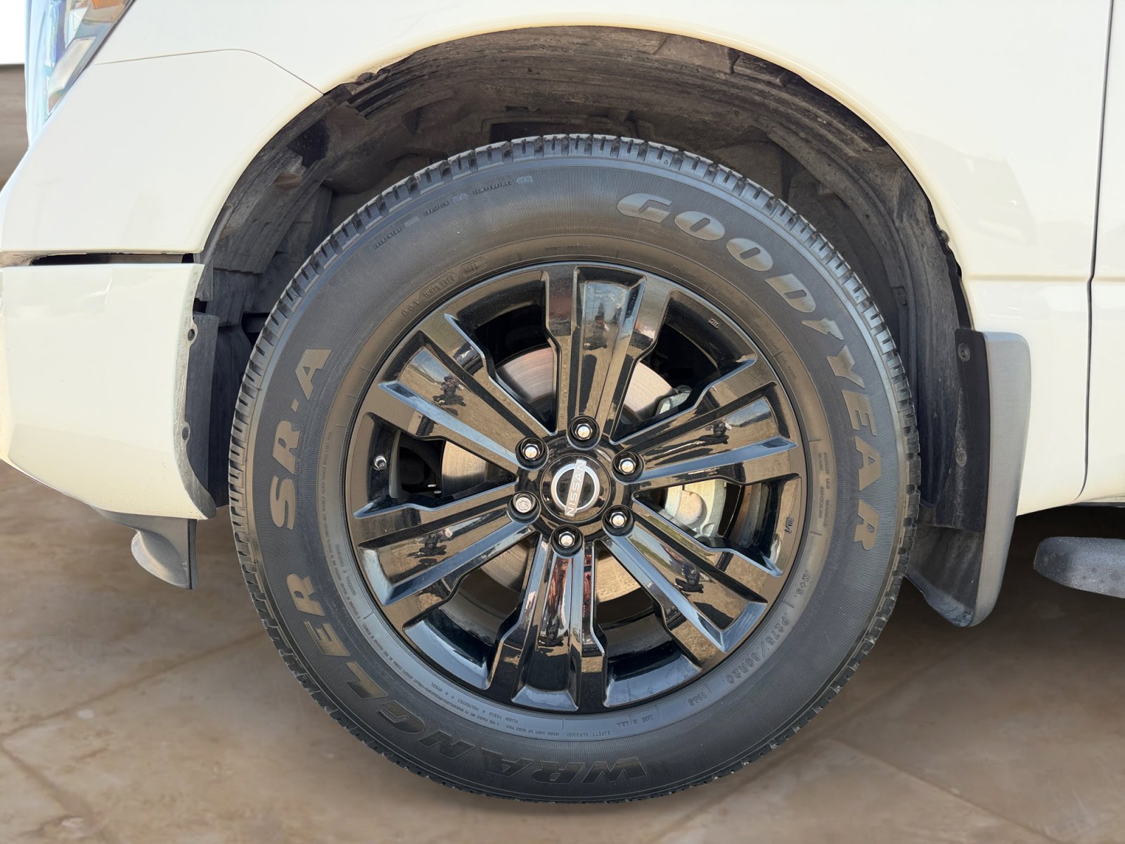2023 Nissan Titan SV photo 22
