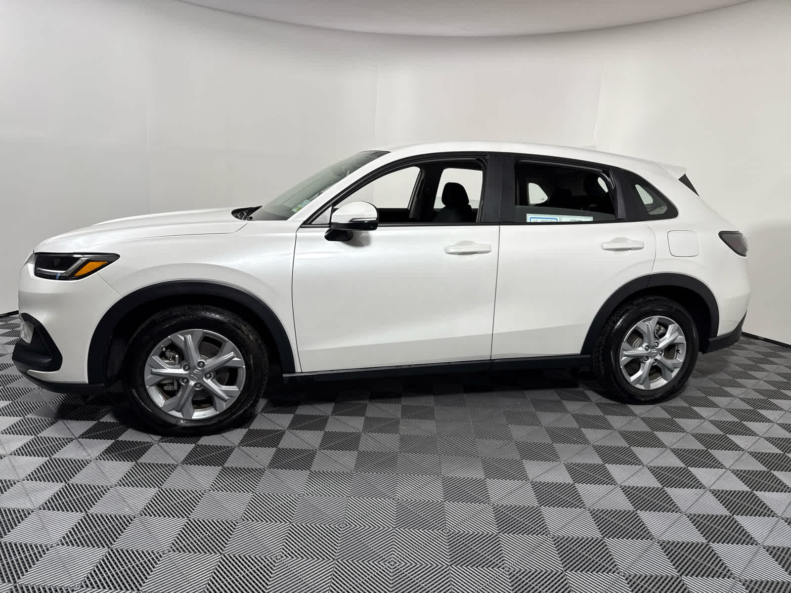 2025 Honda HR-V LX photo 12