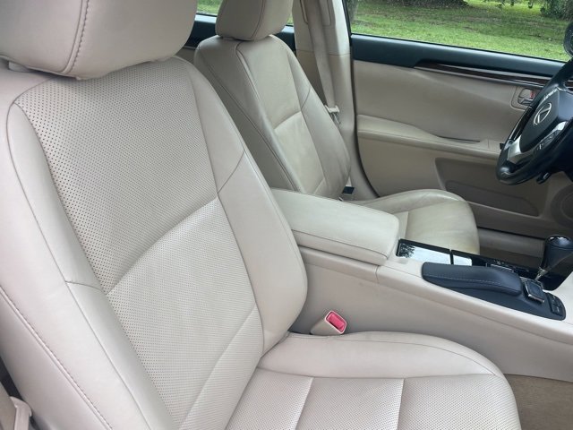 2015 Lexus ES 350 photo 10