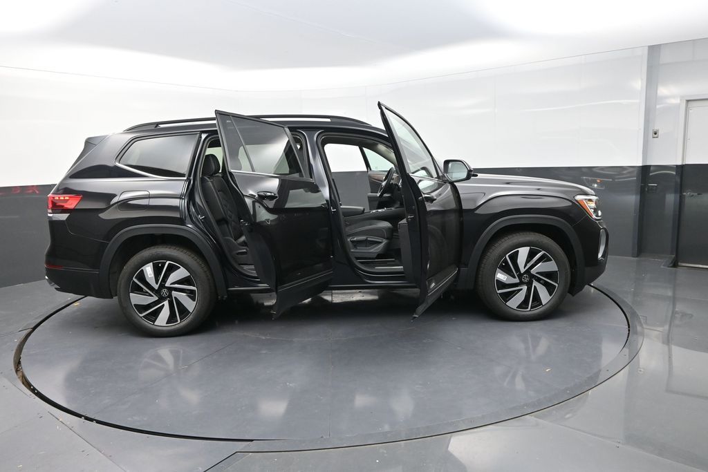 2026 Volkswagen Atlas SE Technology photo 32
