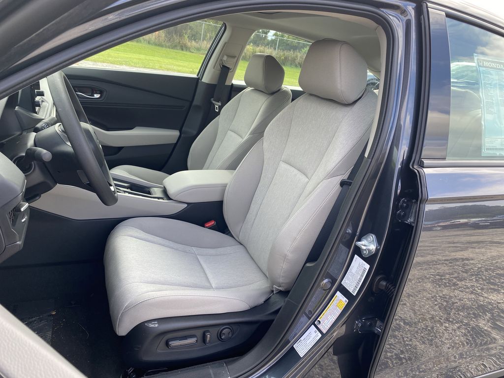 2025 Honda Accord SE photo 4