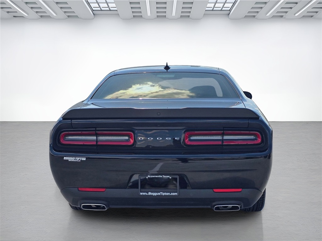 2023 Dodge Challenger GT photo 4