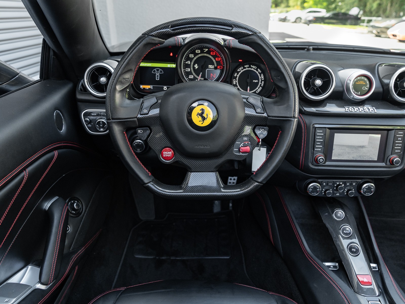 2015 Ferrari California T photo 10