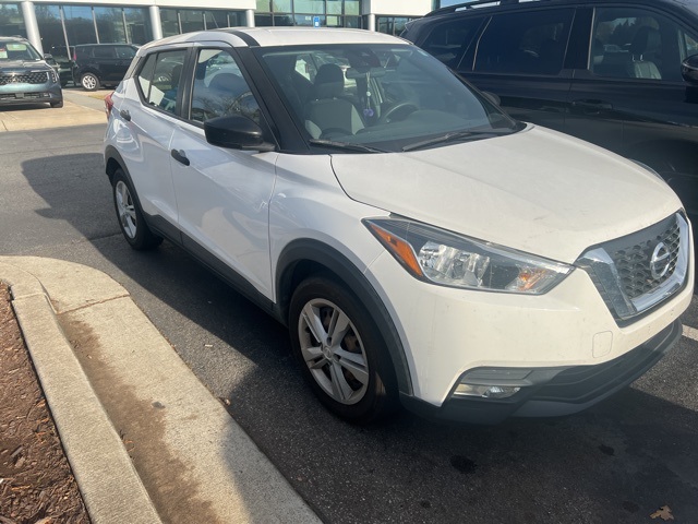 2020 Nissan Kicks S photo 3