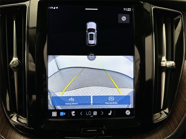 2023 Volvo XC60 B5 Plus photo 8