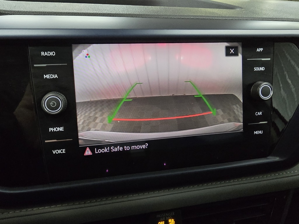2024 Volkswagen Taos SE photo 23