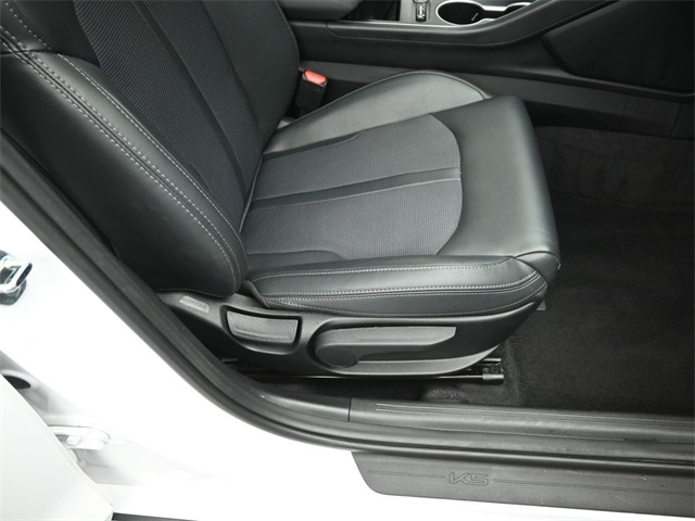 2023 KIA K5 - Image 33