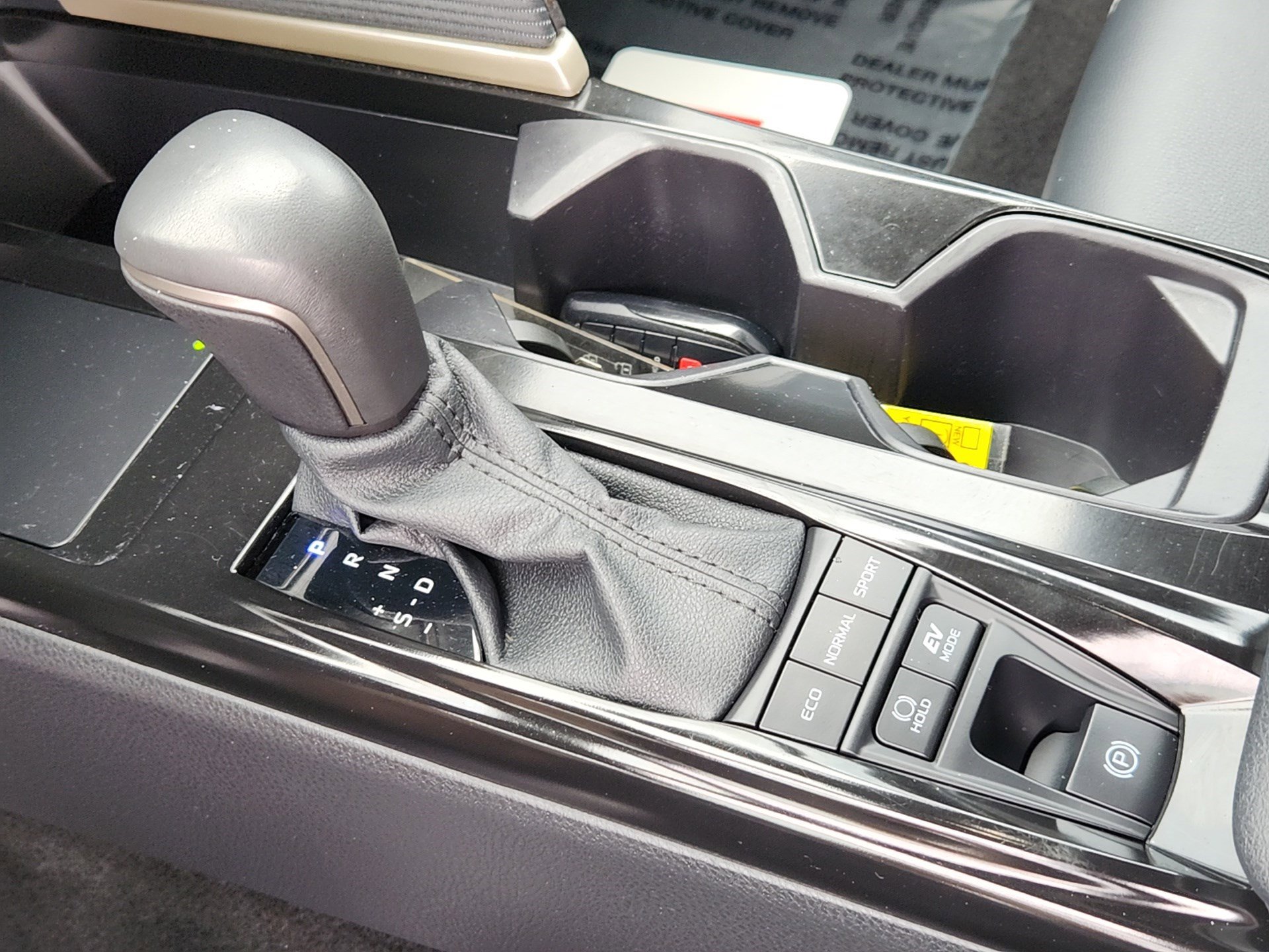 2025 Toyota Camry SE photo 17