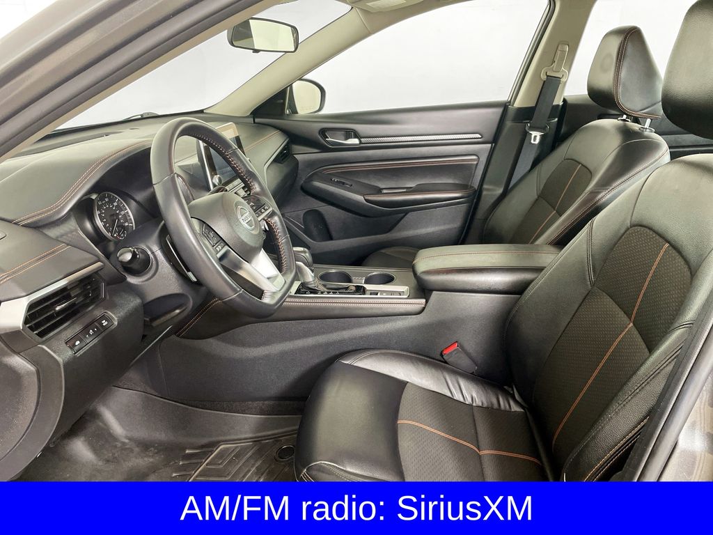 2022 Nissan Altima 2.5 SR photo 11