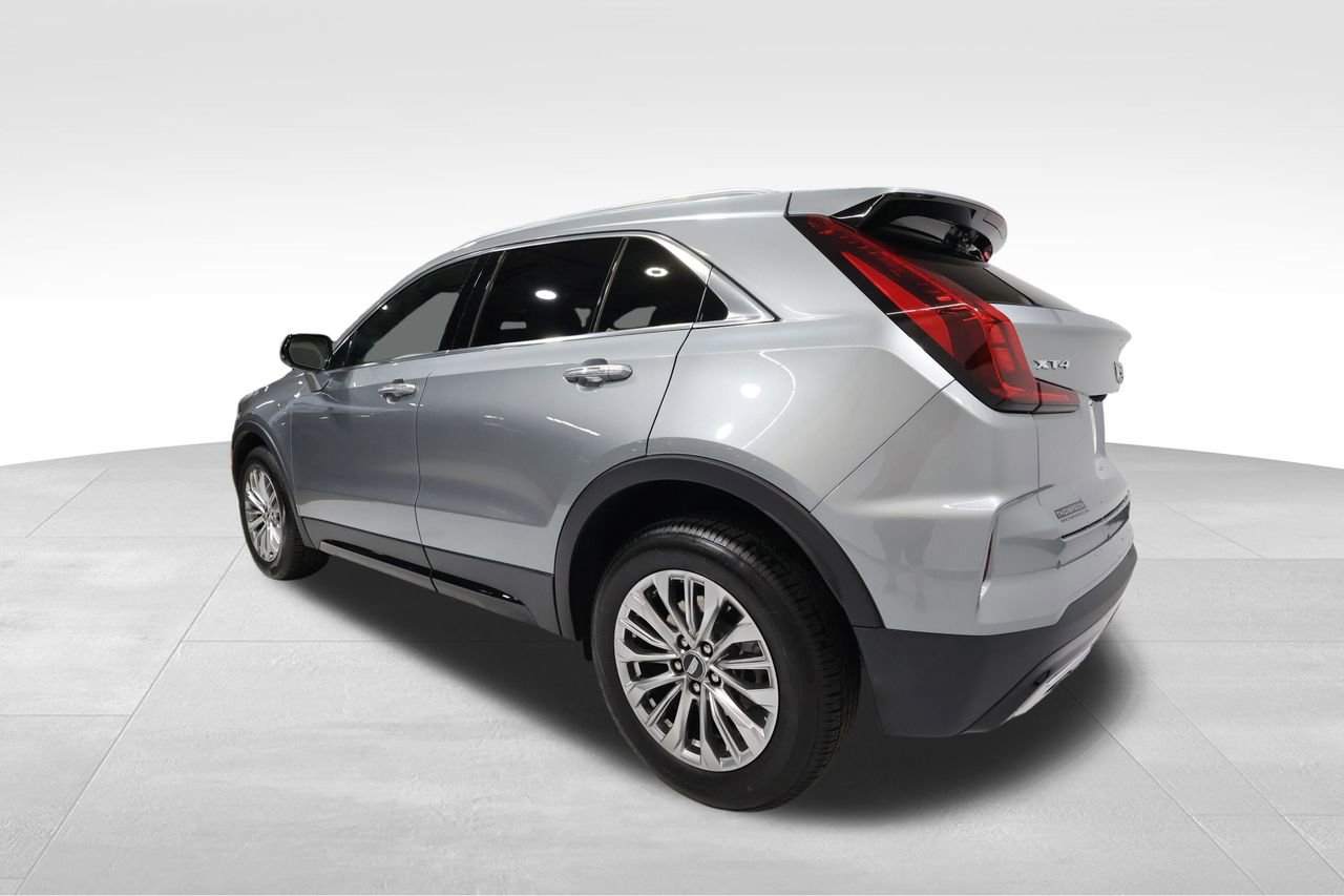 2025 Cadillac XT4 Premium Luxury photo 2