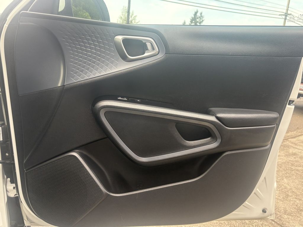 2023 Kia Soul EX photo 19