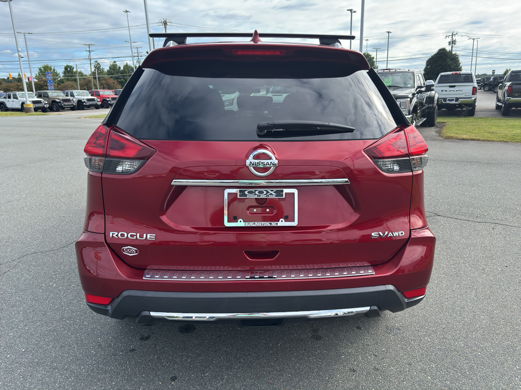 2018 Nissan Rogue SV photo 4