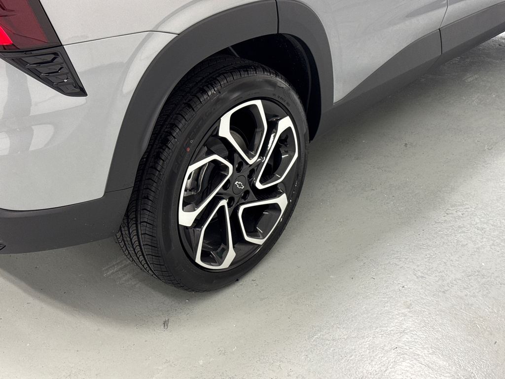 2025 Chevrolet Trax photo 10