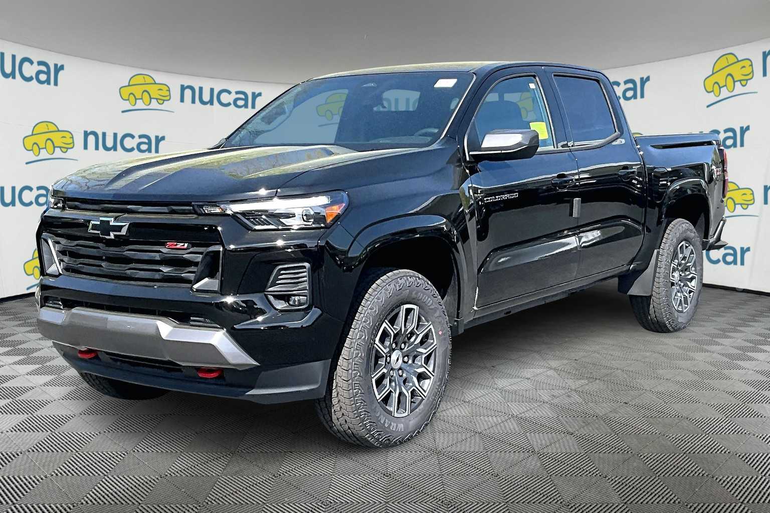 2025 Chevrolet Colorado Z71 photo 3