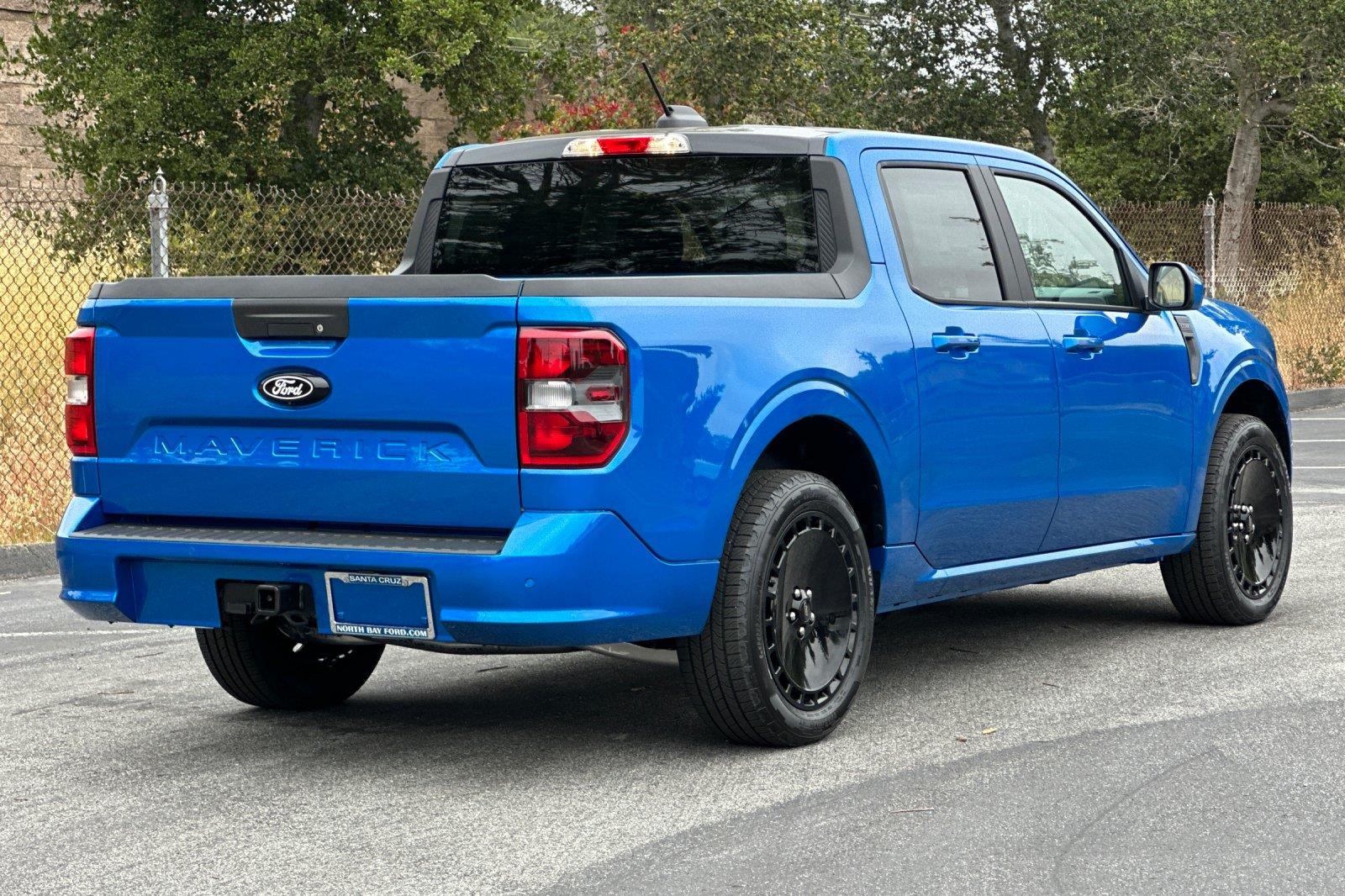 2025 Ford Maverick photo 3