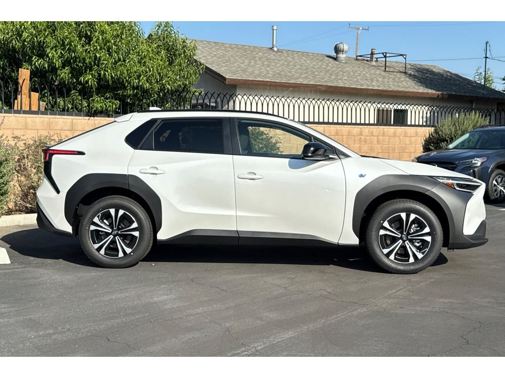 2025 Subaru Solterra Premium photo 2