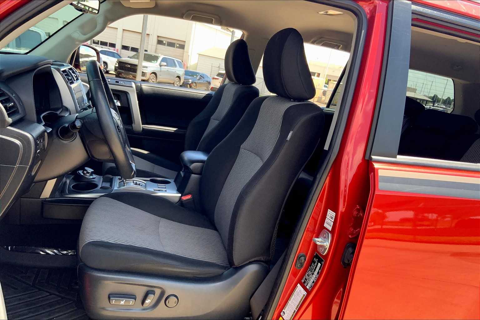 2021 Toyota 4Runner SR5 photo 5