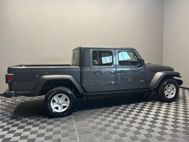 2023 Jeep Gladiator Sport photo 6