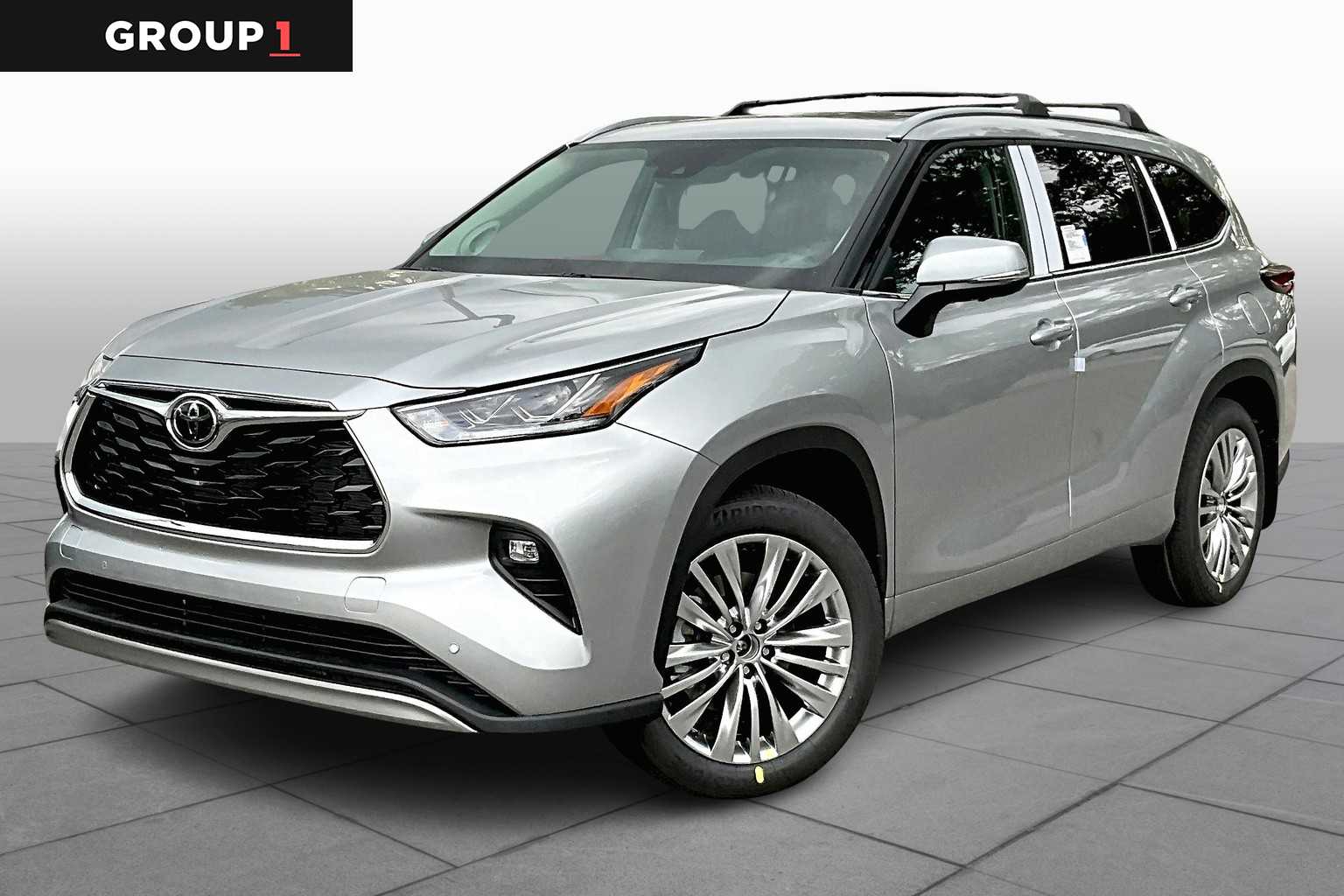 2025 Toyota Highlander XLE photo 2