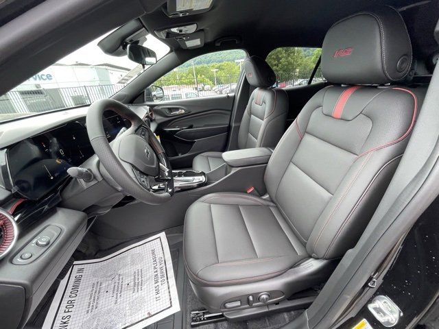 2025 Chevrolet Trax photo 14