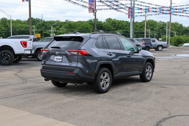 2023 Toyota RAV4 XLE photo 4