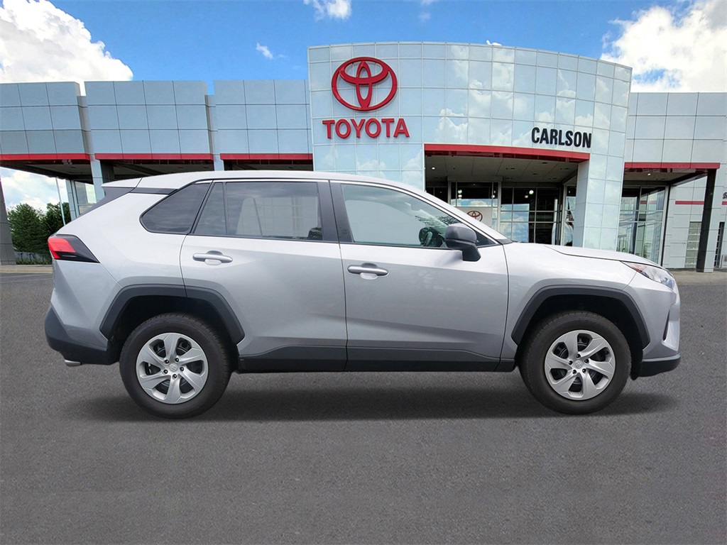 2022 Toyota RAV4 LE Sport photo 3