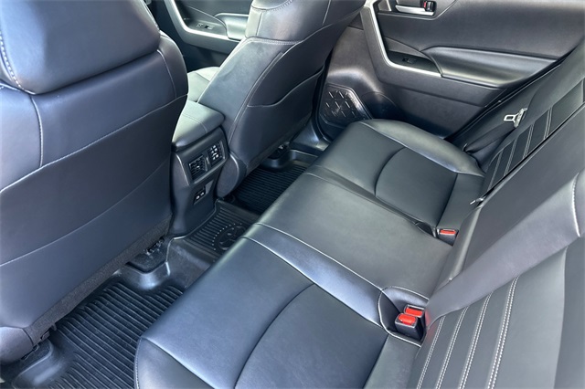 2024 Toyota RAV4 XLE Premium photo 12