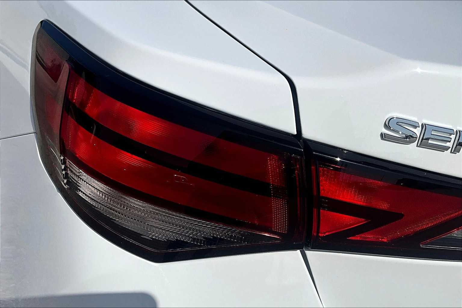2025 Nissan Sentra SV photo 8