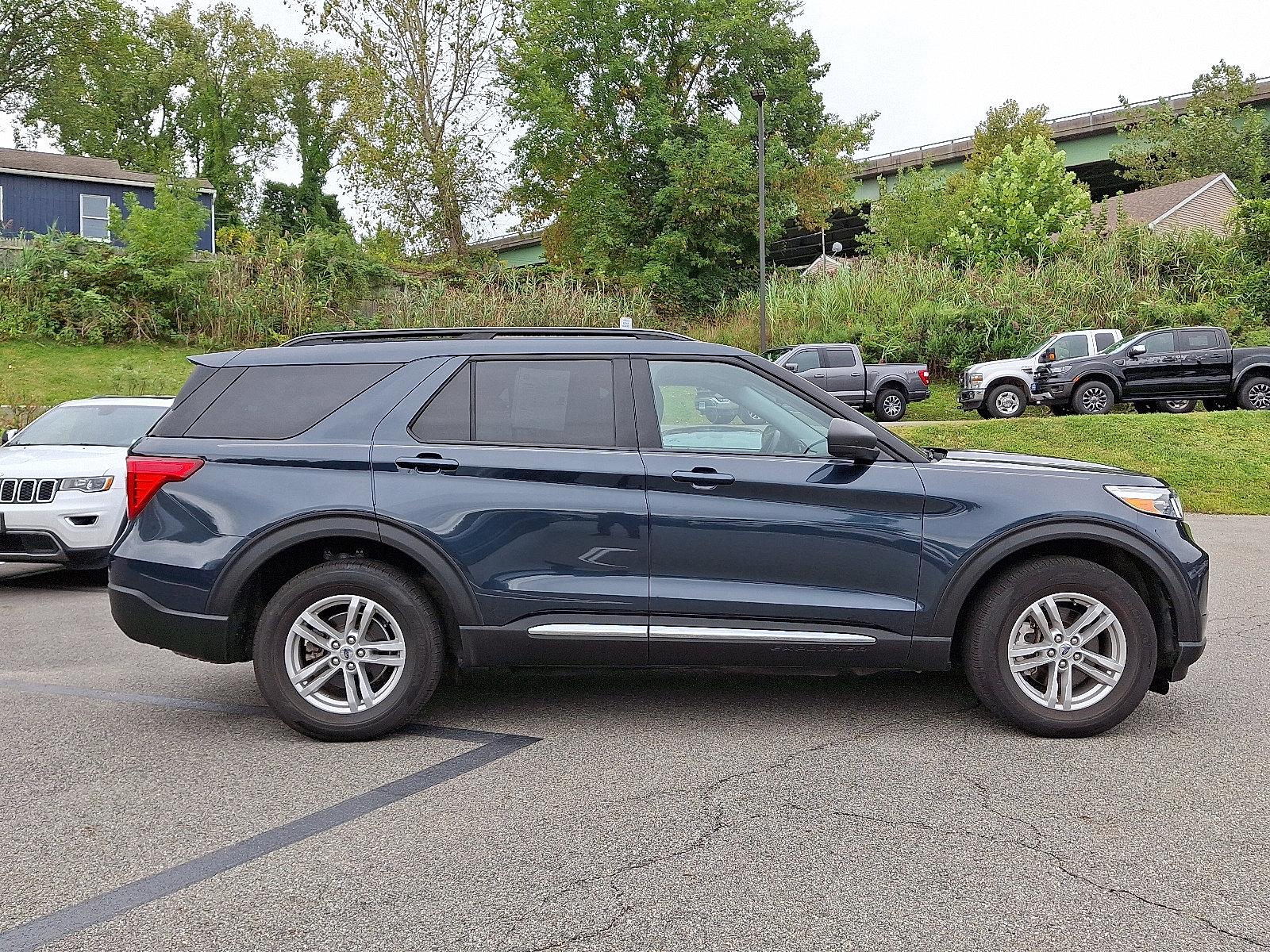 2022 Ford Explorer XLT photo 12